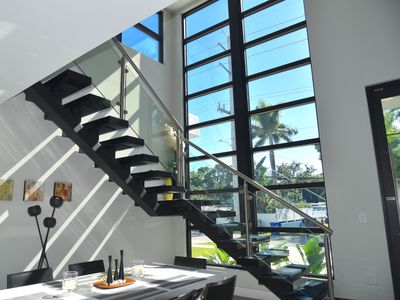 Topo Encanto-Modern Villa, Free Heated Pool & Spa!