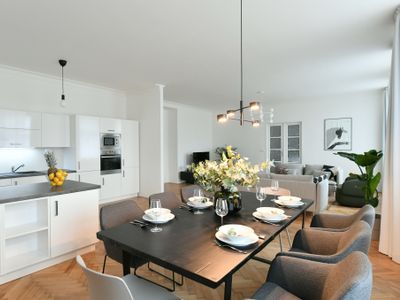 Charming Stylish 3BR Apartment by Stepan No. 16