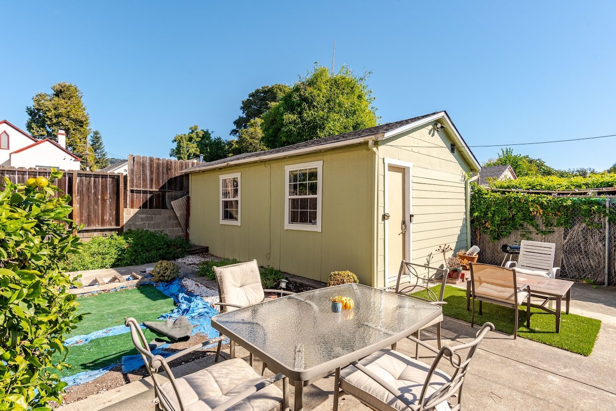 Easy commute! Nice 2 houses 4br 3bath/Parking! gallery image 4