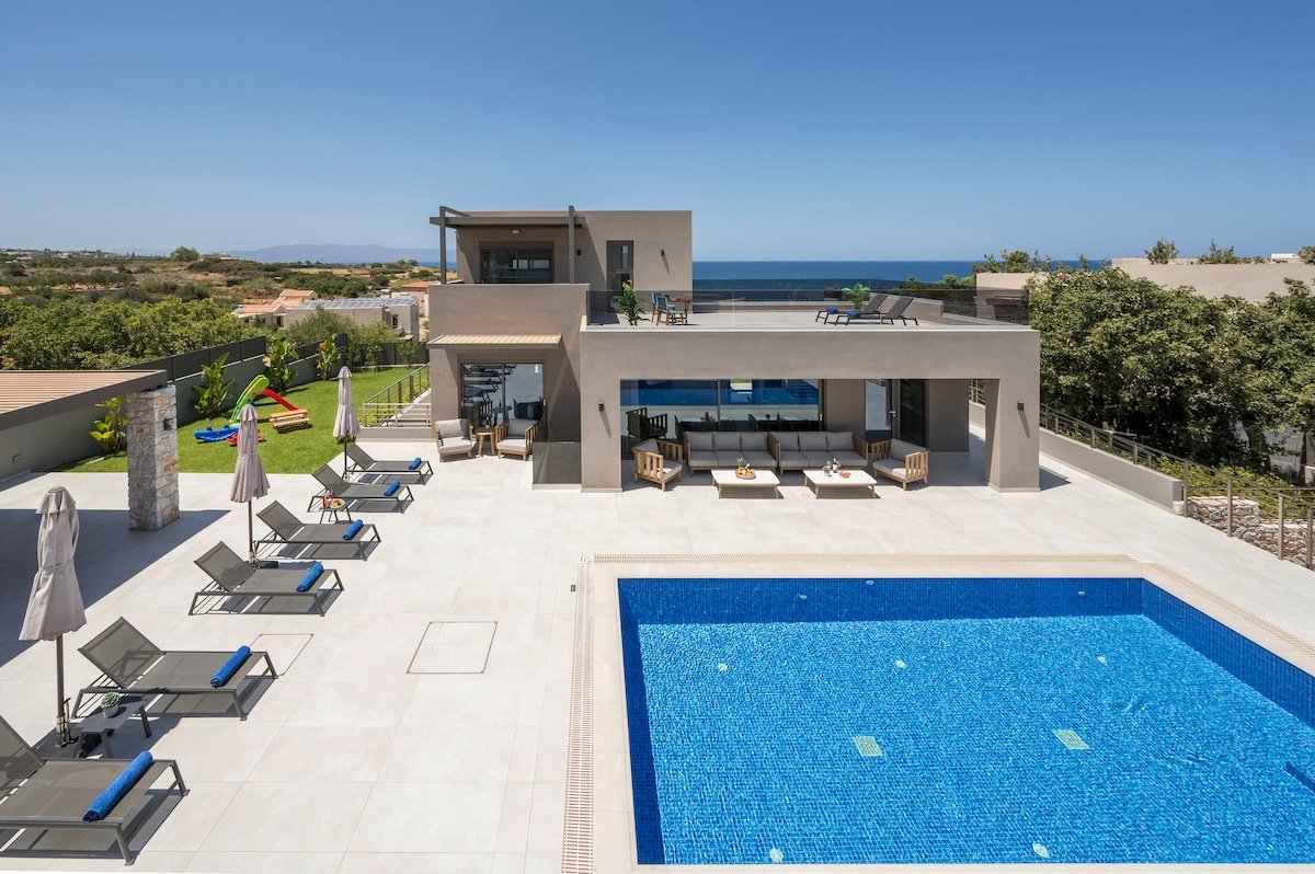 Spa & Wellness Luxury Villa: H. Pool •Gym•Sea 100m