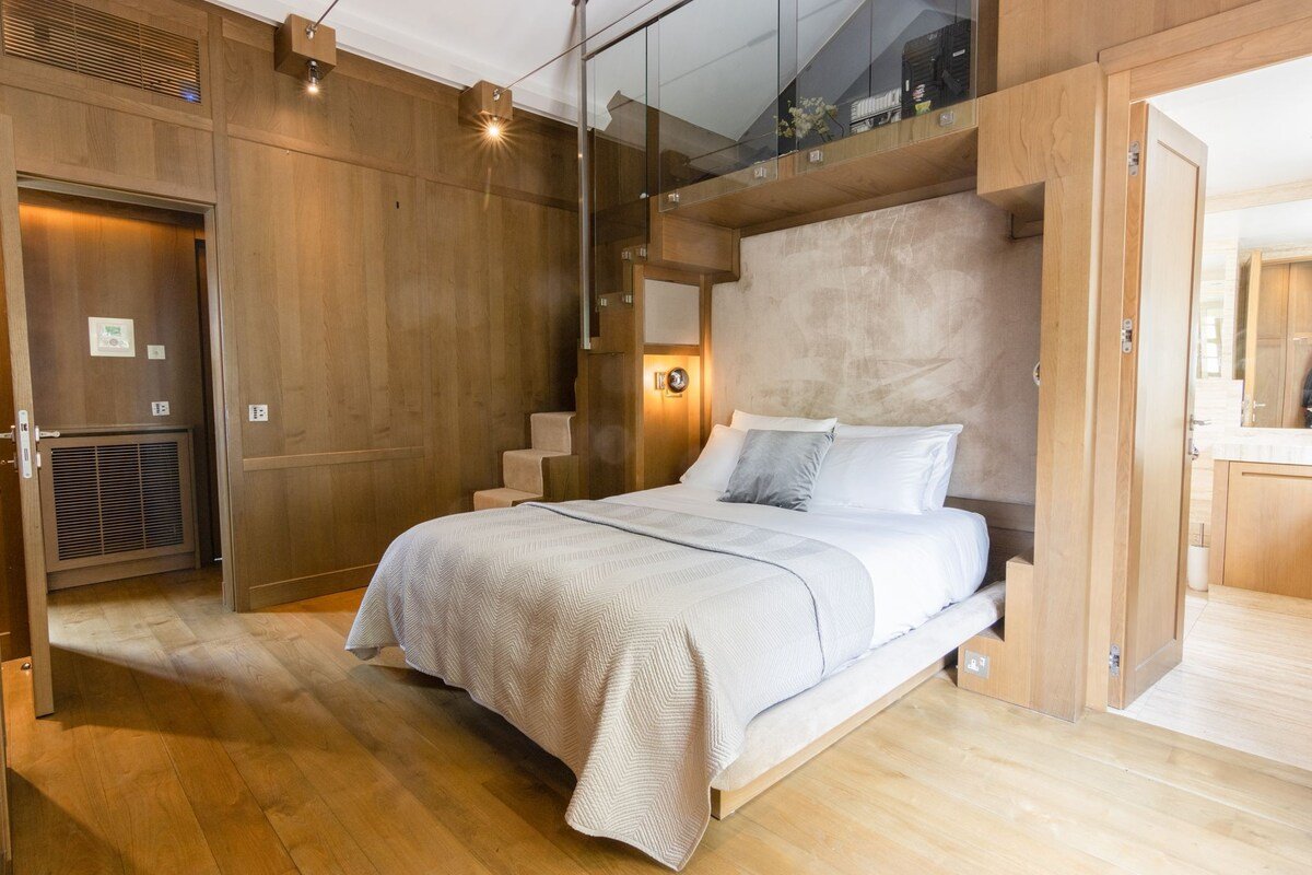 Mayfair 2 bedrooms penthuse with AC gallery image 5