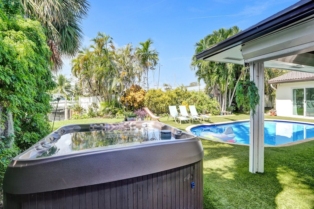 5 BR Oasis HTD Pool, Boat, spa- Olgasfriends gallery image 3