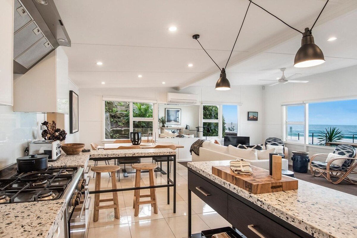 Costal Breeze by Palm Beach Holiday Rentals gallery image 3