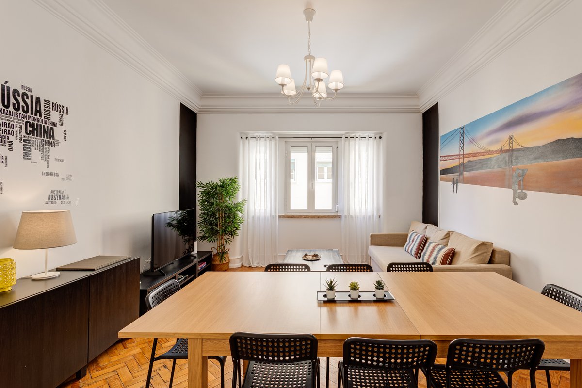 Home Out 4E – Apartment at City Center w/Parking