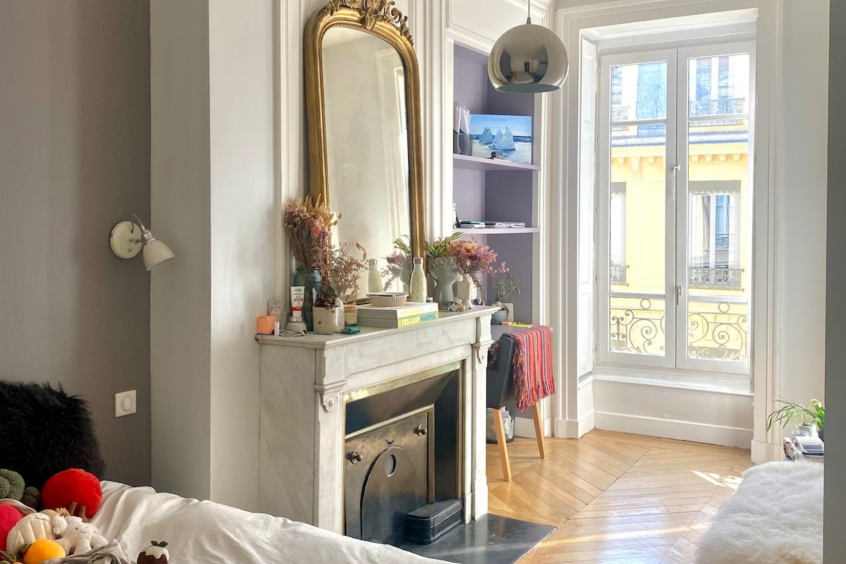 Gorgeous, bright apartment in the heart of Lyon gallery image 5