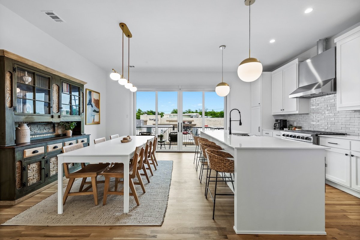 Modern Luxury Lower Greenville gallery image 3