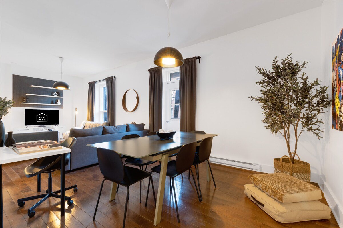 LiV MTL Chic-2 Spacious 4BR Near Downtown Montreal gallery image 4