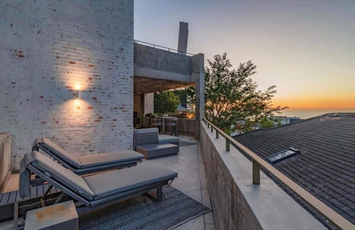 Luna Azul Loft – Ultra Lux Apt, Pool, Views gallery image 4