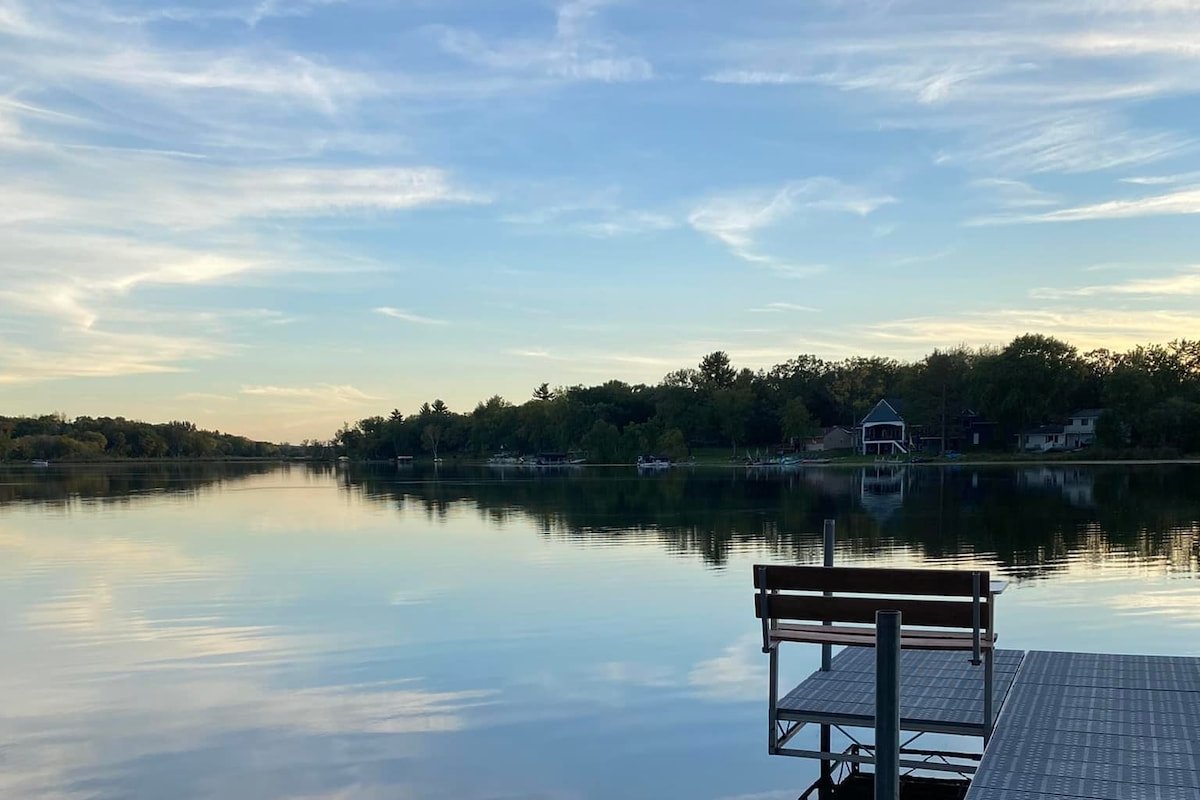 A-Frame of Mind on Blue Lake with pontoon for rent gallery image 5