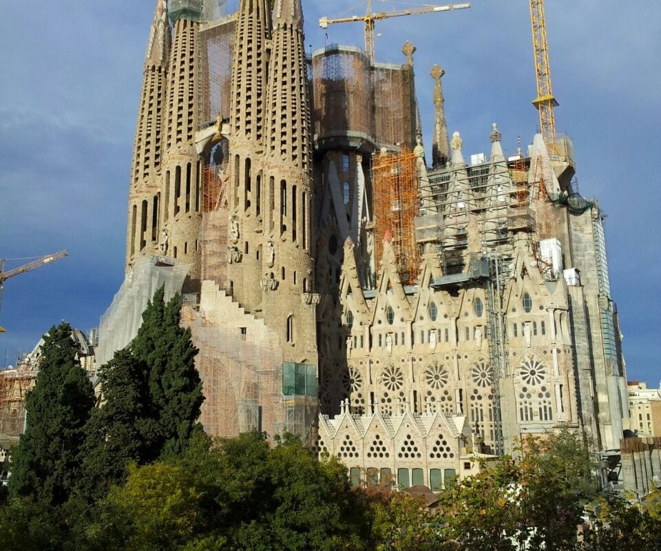 Sagrada Familia Temporary Rentals by Scenario Llum gallery image 2