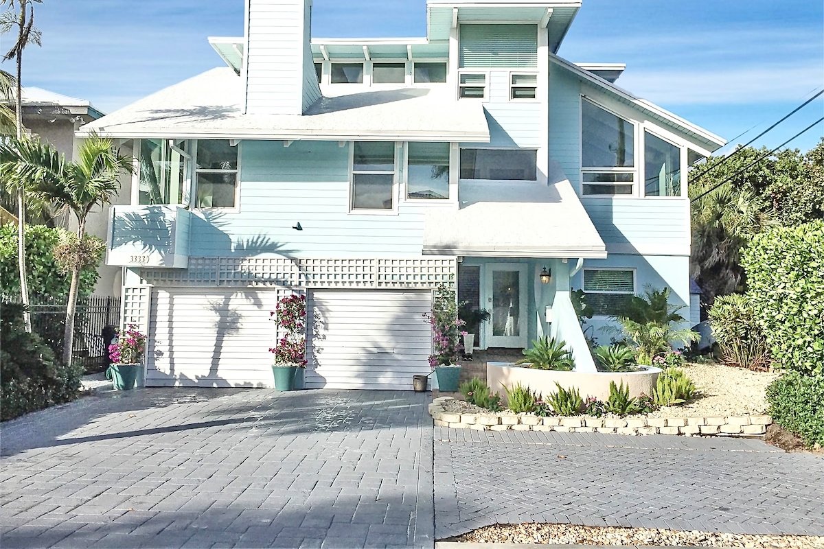 The Ultimate Beach House. Over 130 5Star Reviews gallery image 3