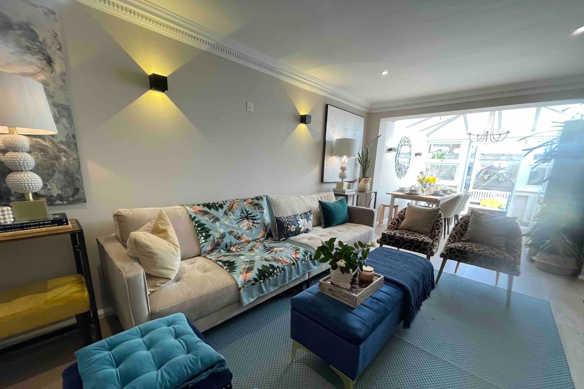 Chelsea & Kensington 4 Bed Townhouse with Parking gallery image 3