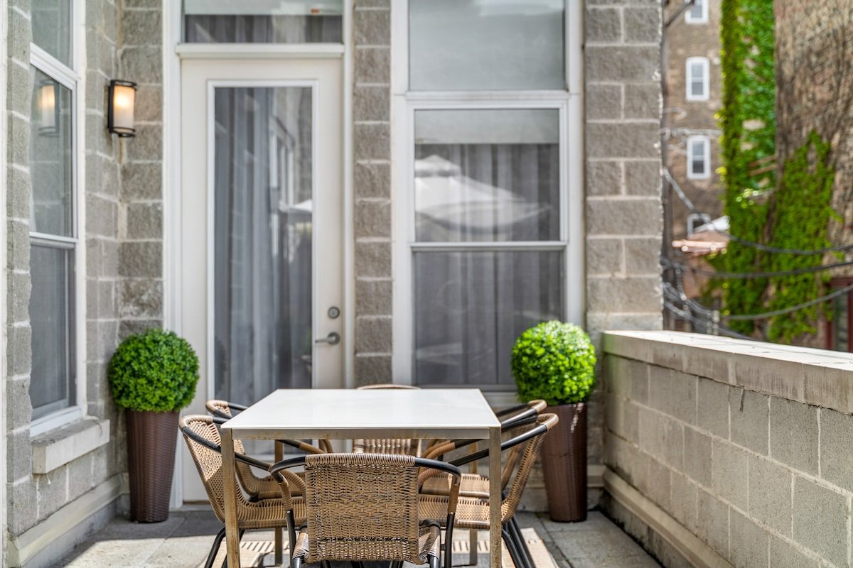 Old Town Condo with Elevator, Parking & Terrace gallery image 4