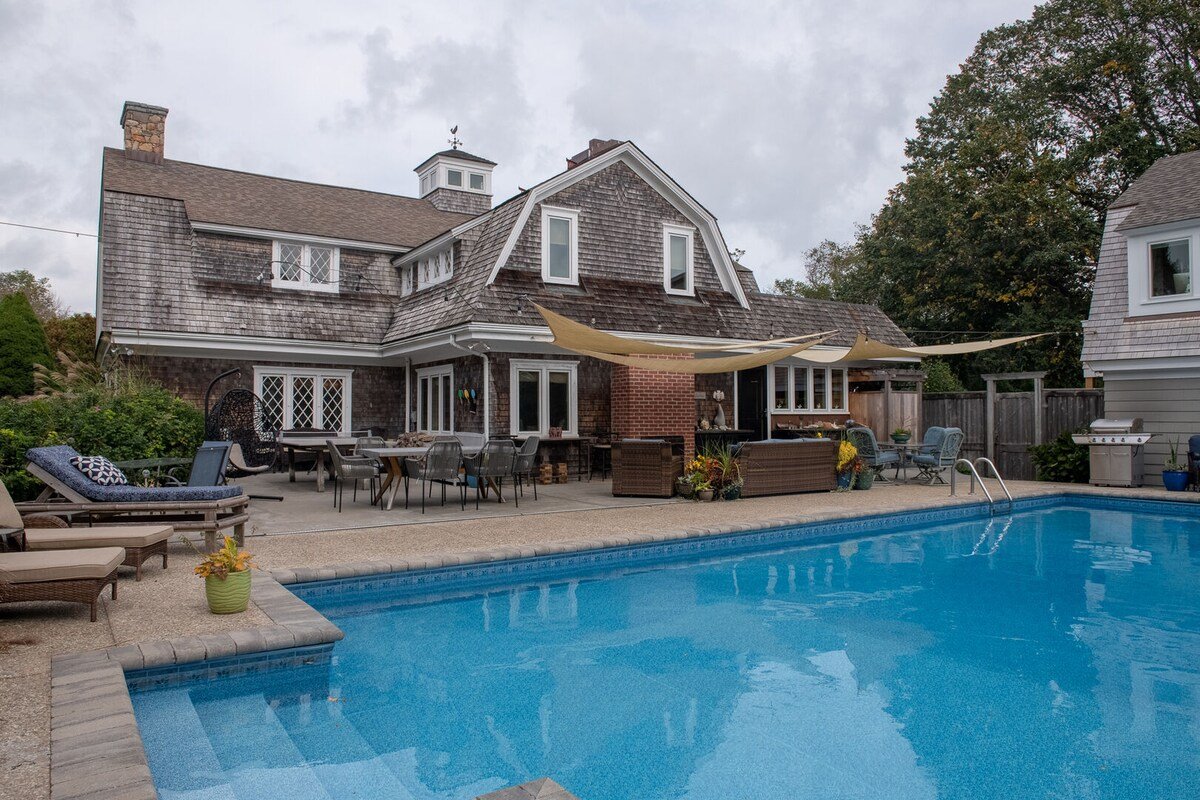 Narragansett Pier Estate with Pool gallery image 4