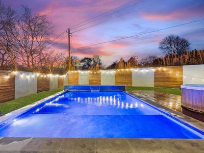 House of Healing & Wolves + Pool, Cold & Hot Tub