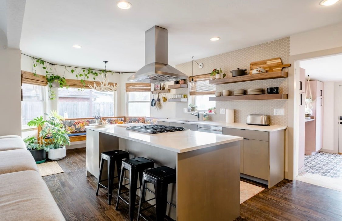 Unique 5* Denver Designer home w/ outdoor Oasis gallery image 2