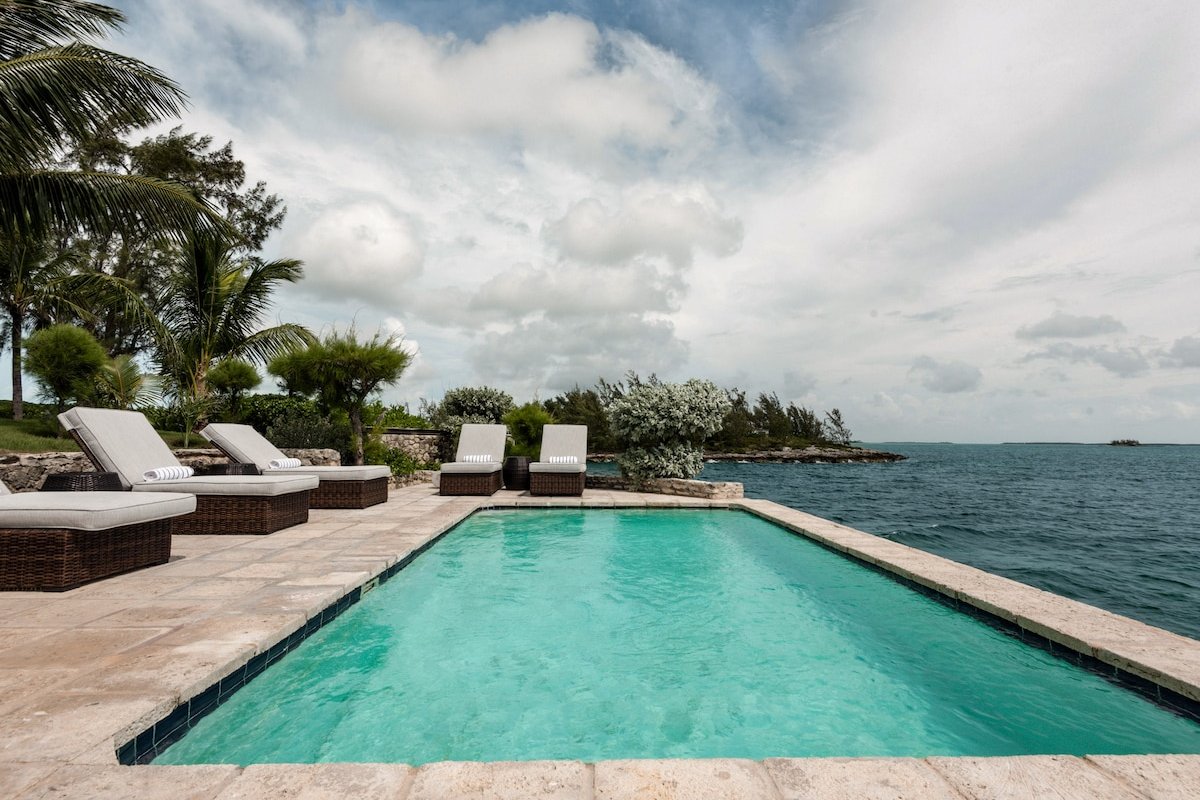 Middle Cay gallery image 4