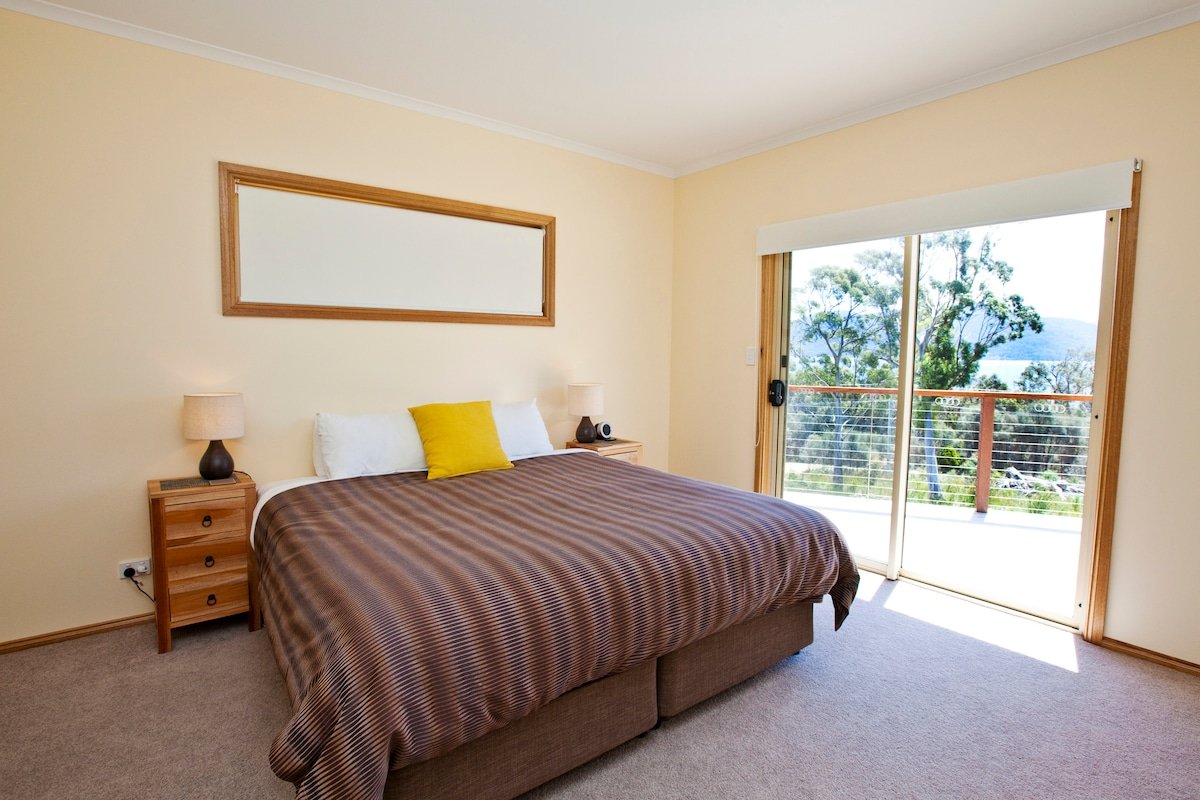 Curlew Villa gallery image 3