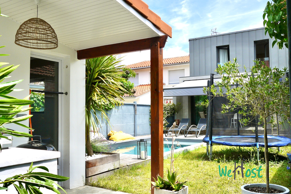 Sublime family home with pool – Primerose