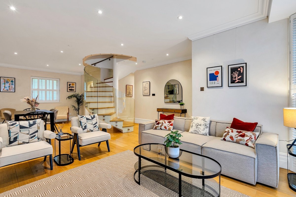 Belgravia Luxe 4Bed Mews with Roof Terrace gallery image 2