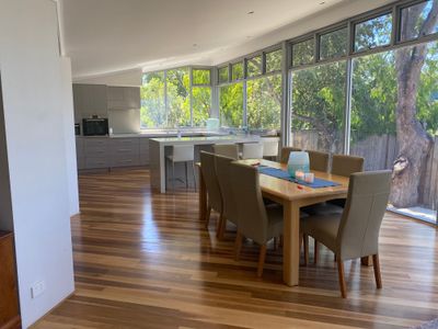 Spectacular Eagle Bay family home