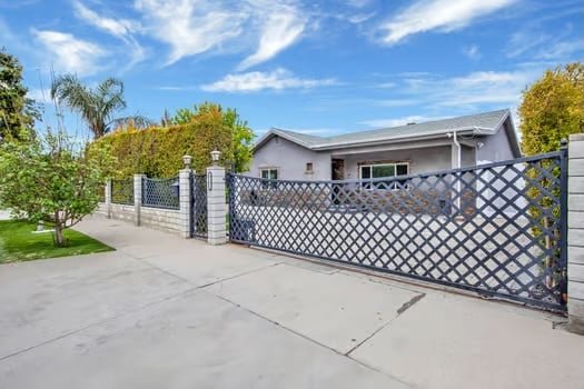 GreatLocationHeatedPoolJacuzzi gallery image 3