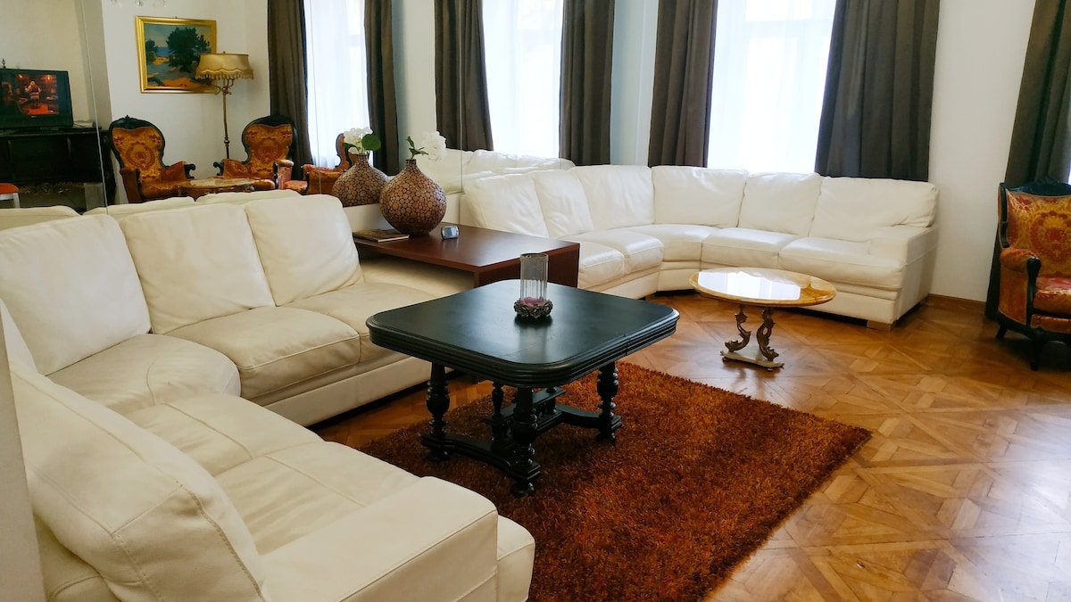 Old Town Charm 5bedrm 178sqm 7 rooms appartment gallery image 5