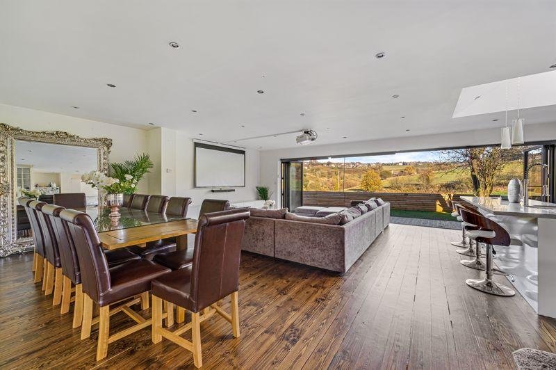 Saddleworth View gallery image 3