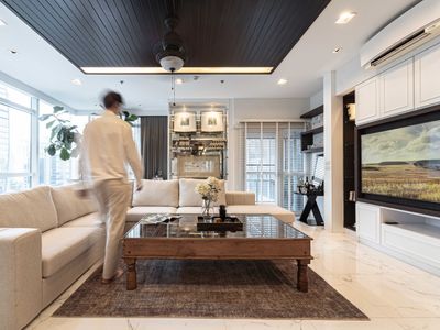 Teakwood Suites: Refined Living in Bangkok