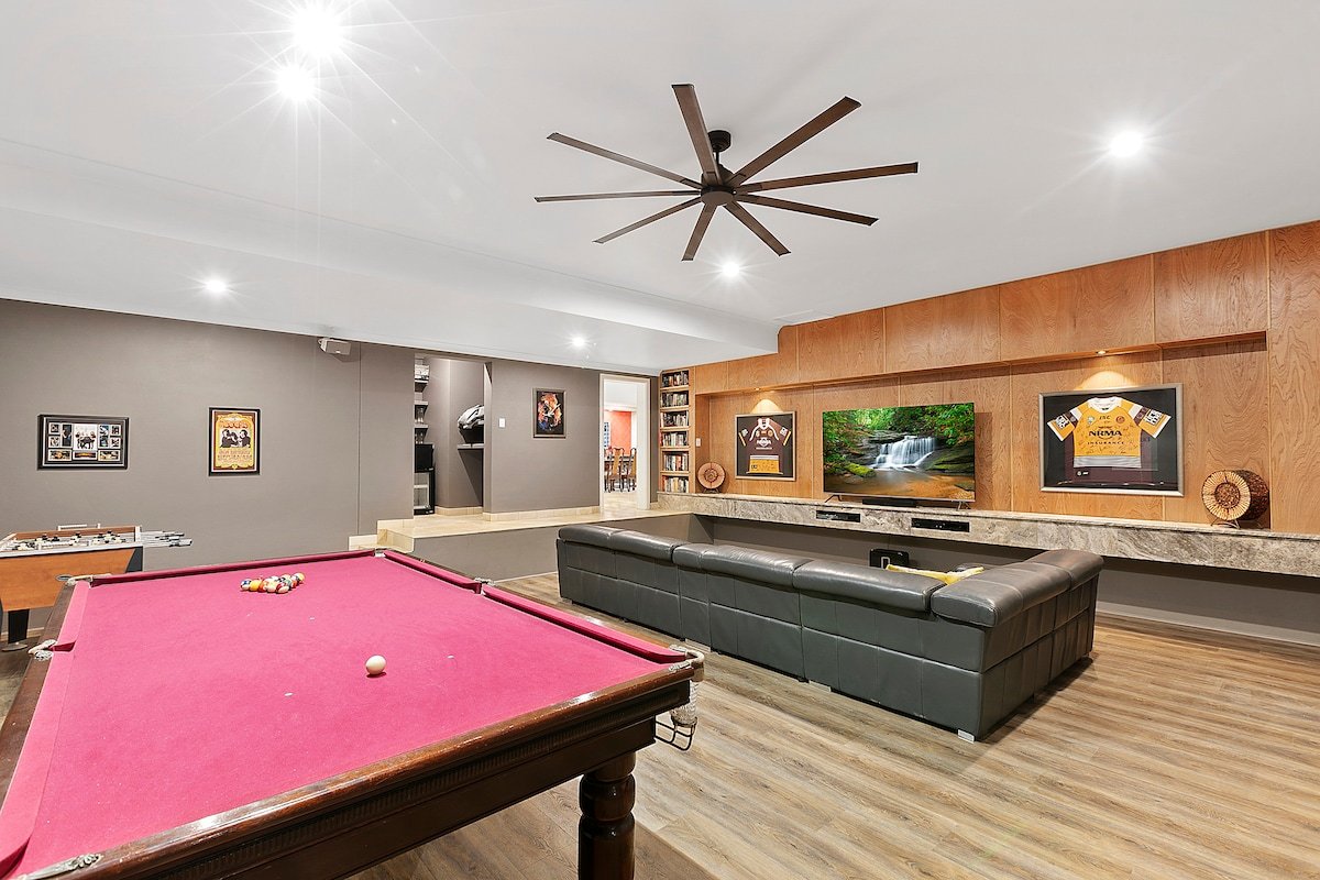 Serenity, Sprawling Home Surrounded By Acreage gallery image 4