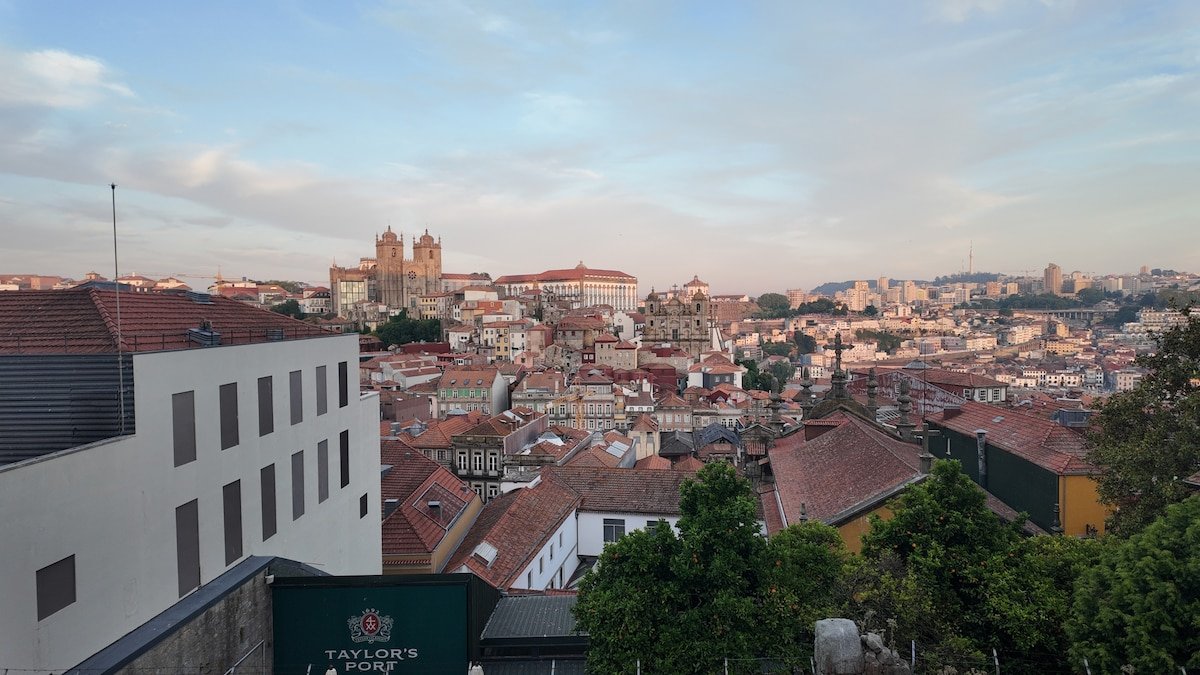 Exquisite duplex balconies and incredible views gallery image 2