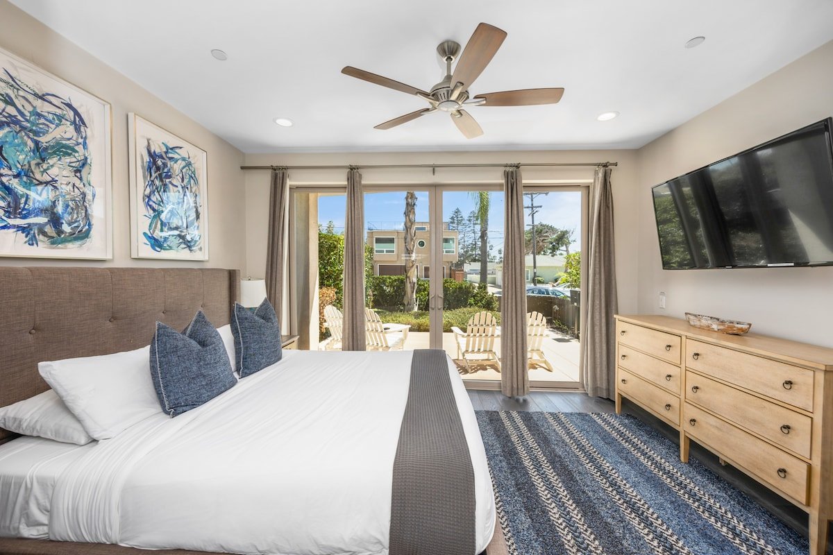 Steps to the Beach | AC | Garage Parking gallery image 4