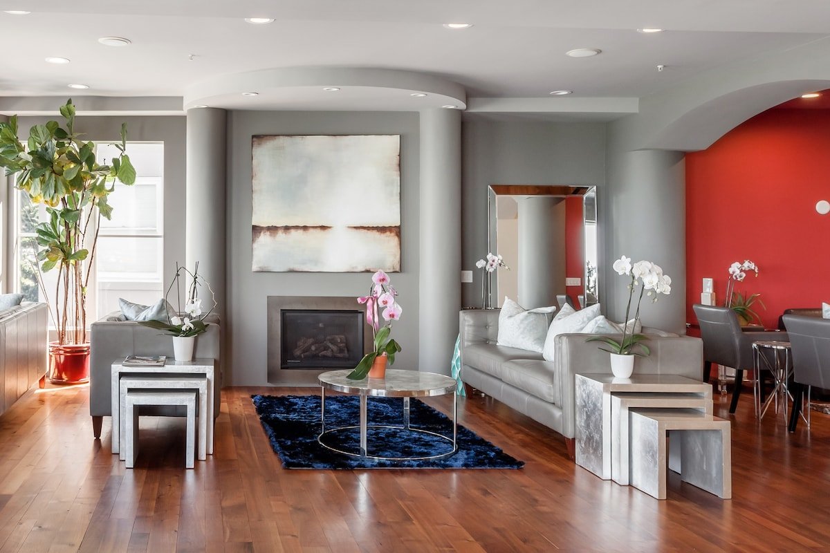 The Peacock Palace gallery image 3