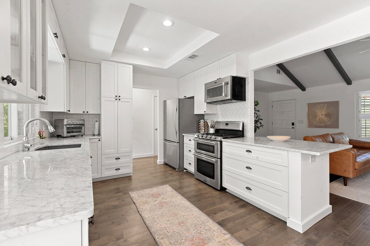 Travis Heights Home: Pool & walk to S. Congress gallery image 5