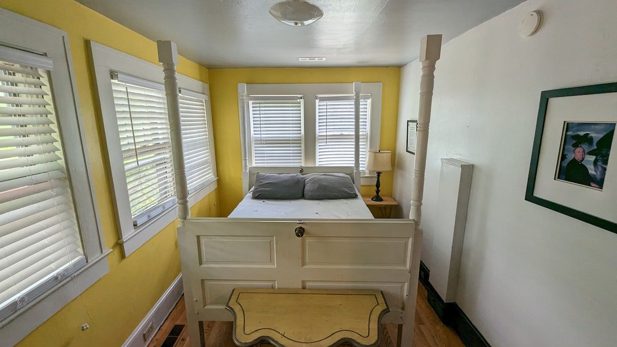 Whole hostel rental in West Asheville gallery image 4