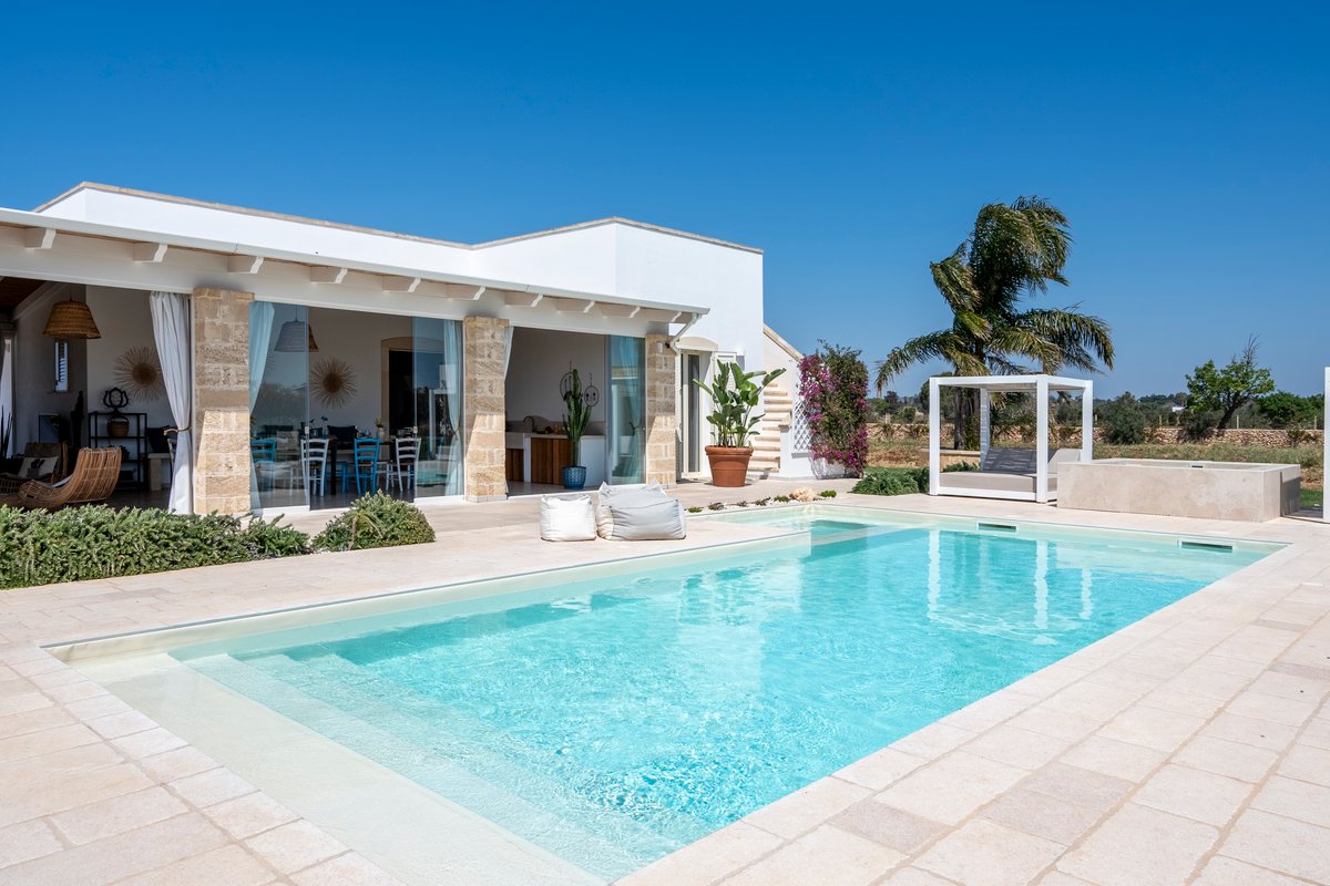 Luxury Apulian Villa w/ AC, Jacuzzi & Pool