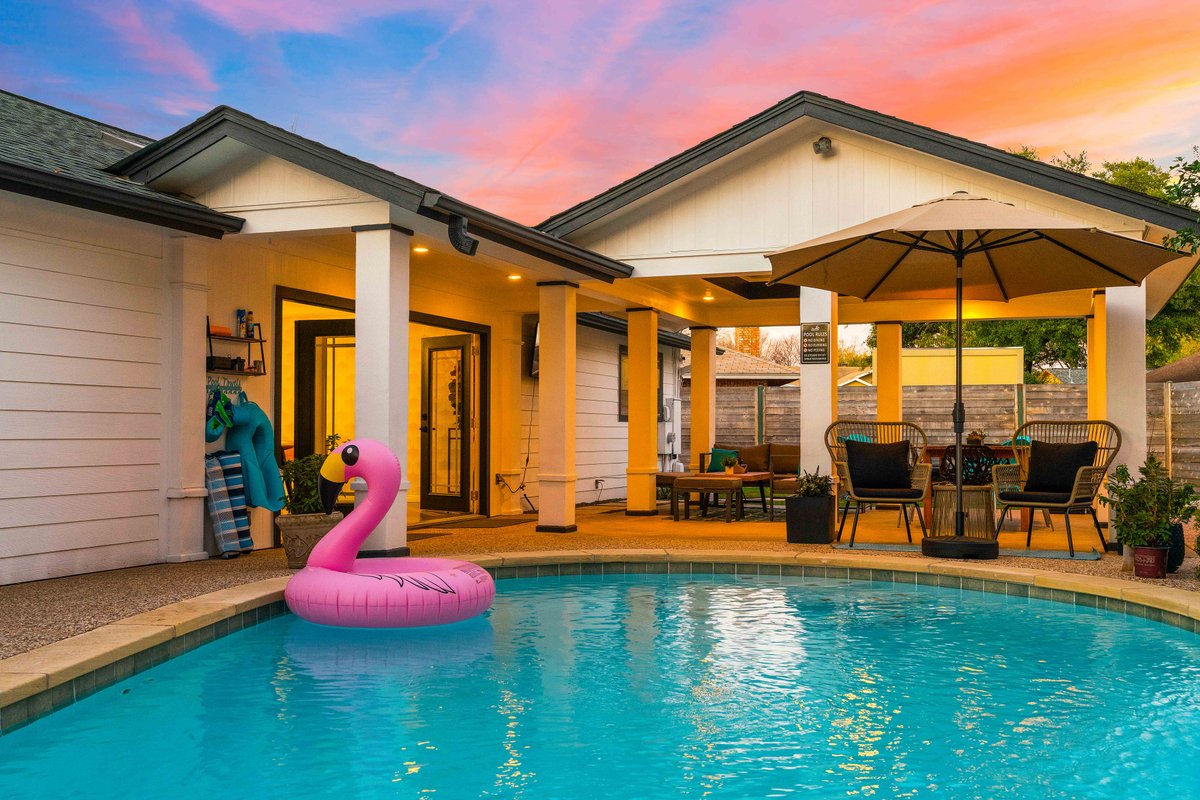 ATXpoolhaus | 3 min to Q2, Domain, & Breweries