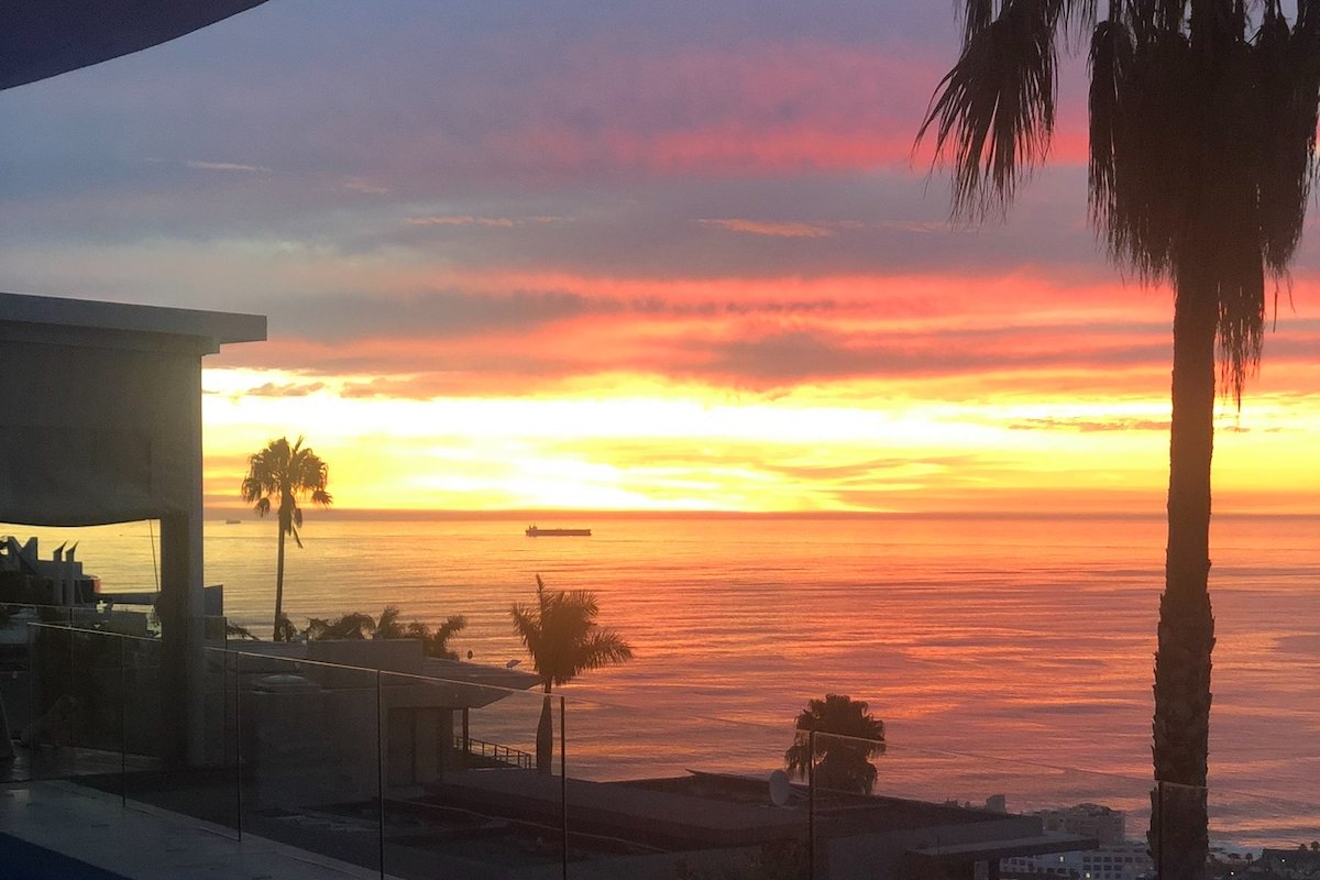 Villa in Cape Town Sea views. 4 bedrooms gallery image 5