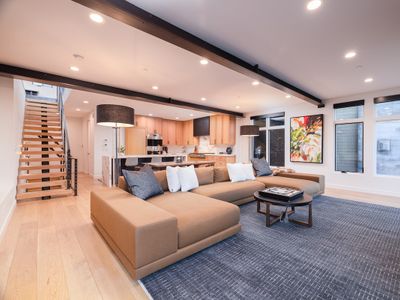 Ski-in/out, Walk to Town, Hot Tub | By InvitedHome