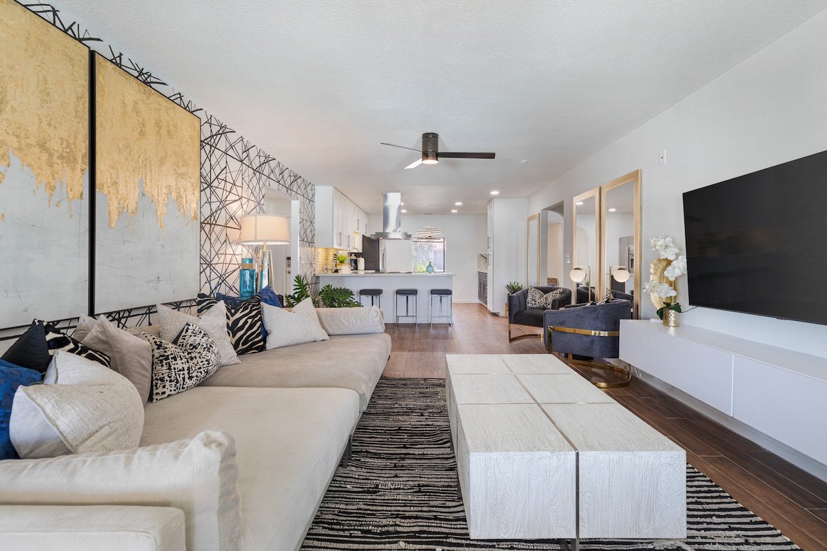 Modern Villa 5 Min to Strip – Resort-Style Pool gallery image 3