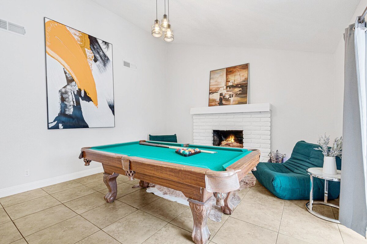 Vacation Home w Pool & Hot Tub 2.6 mile to Strip gallery image 5