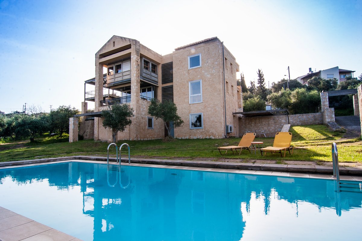 Luxury self catering villa close to the beach