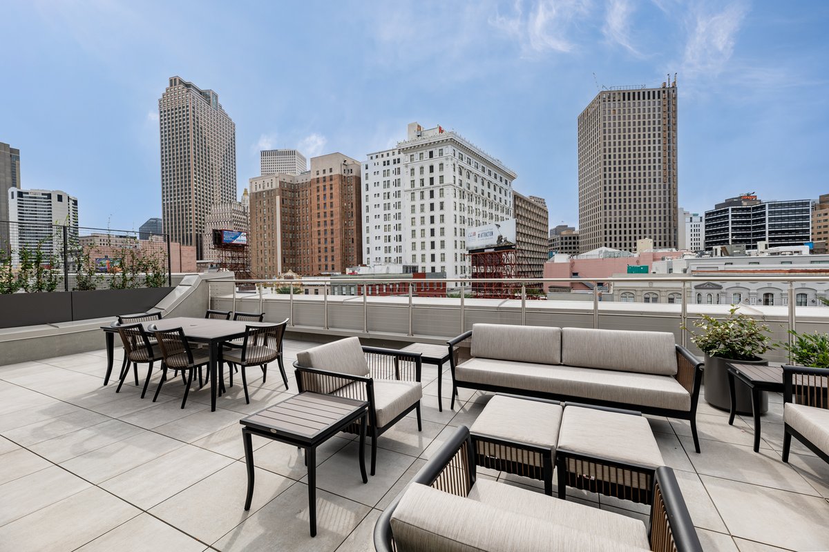 4BR Exclusive Downtown Penthouse | Mayfair Hotel