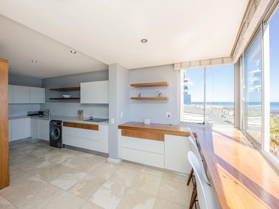 Photo 2 of Atlantic Views accommodation in Mouille Point, Cape Town with 2 bedrooms and 2 bathrooms