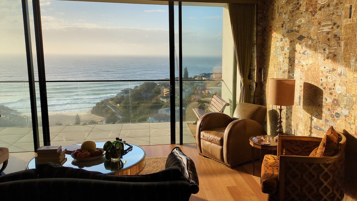 Sub-Penthouse Elegance with Stunning Ocean View gallery image 4