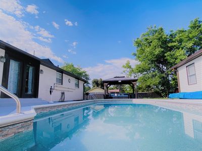 3BR w Pool-Mins From DT/Airport