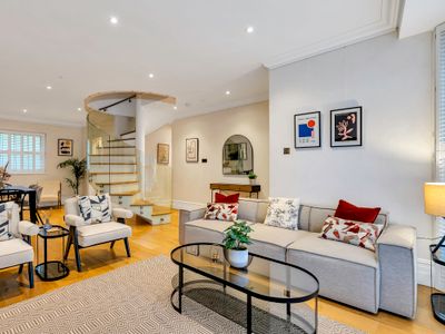 Belgravia Luxe 4Bed Mews with Roof Terrace
