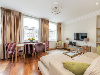 Knightsbridge Deluxe Two Bedroom Apartment