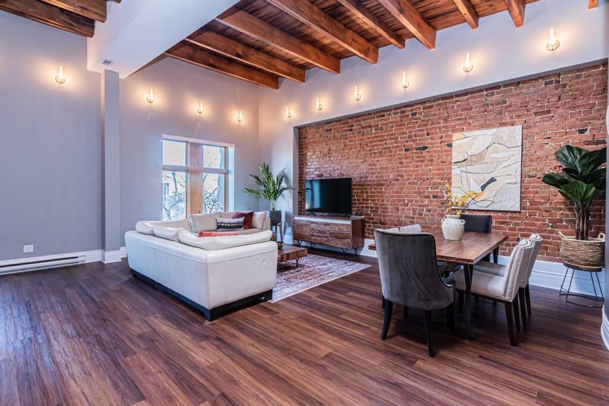 Family Friendly Beauty in Le Plateau by Denstays gallery image 4