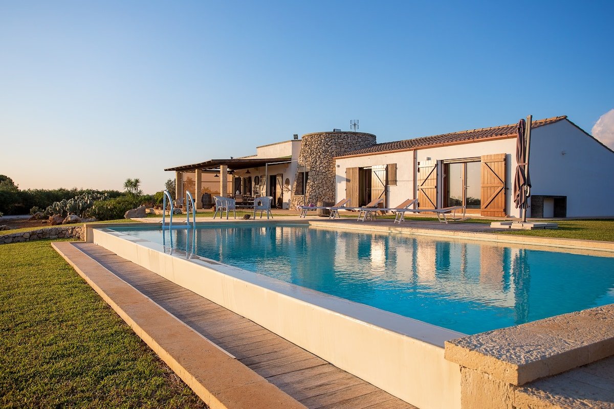 Villa Ella SalentoSealovers con piscina sul mare gallery image 2